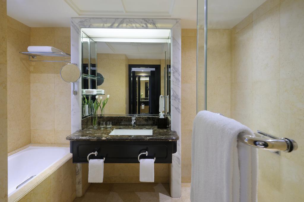 Mandarin Orchard Singapore